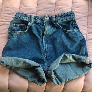 NEW ZARA MOM JEANS NEVER WORN NEGOTIABLE